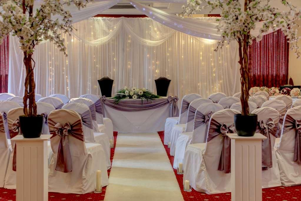 Burnley North Oaks Hotel And Leisure Club Удобства фото