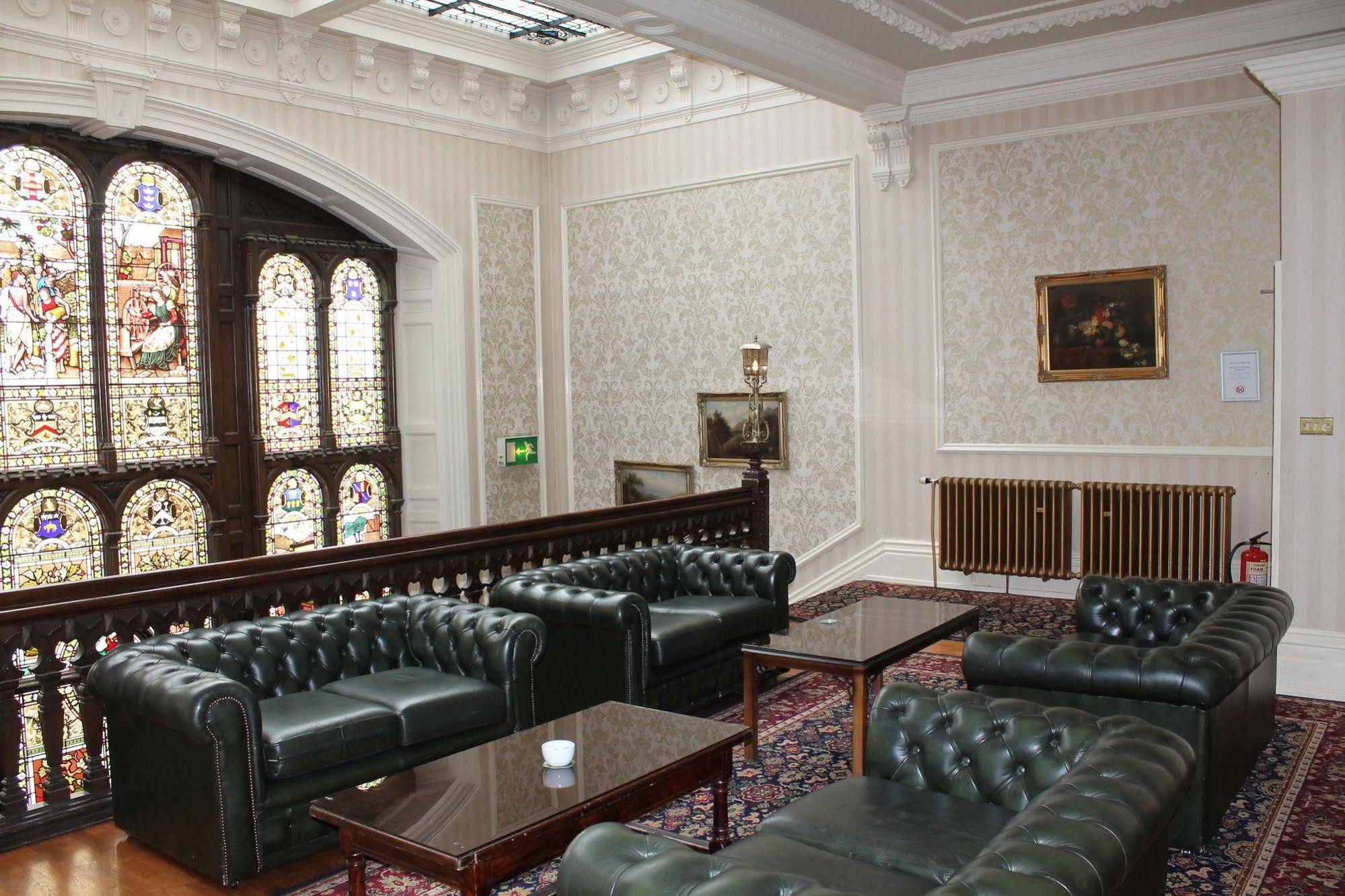 Burnley North Oaks Hotel And Leisure Club Экстерьер фото