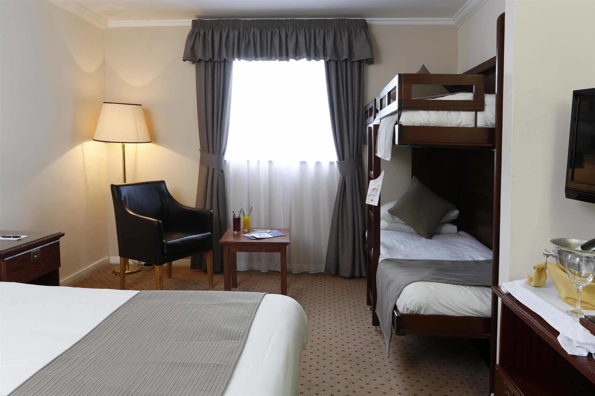Burnley North Oaks Hotel And Leisure Club Экстерьер фото